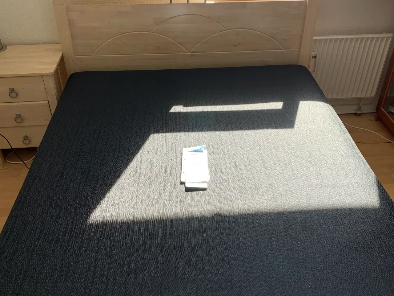 Billede 4 -  Pæn og flot Dobbeltseng 140x200M