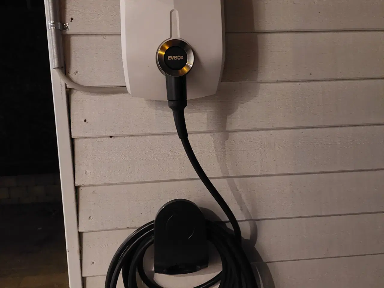 Billede 1 - El-ladeboks model Elvi m. fast kabel, hvid