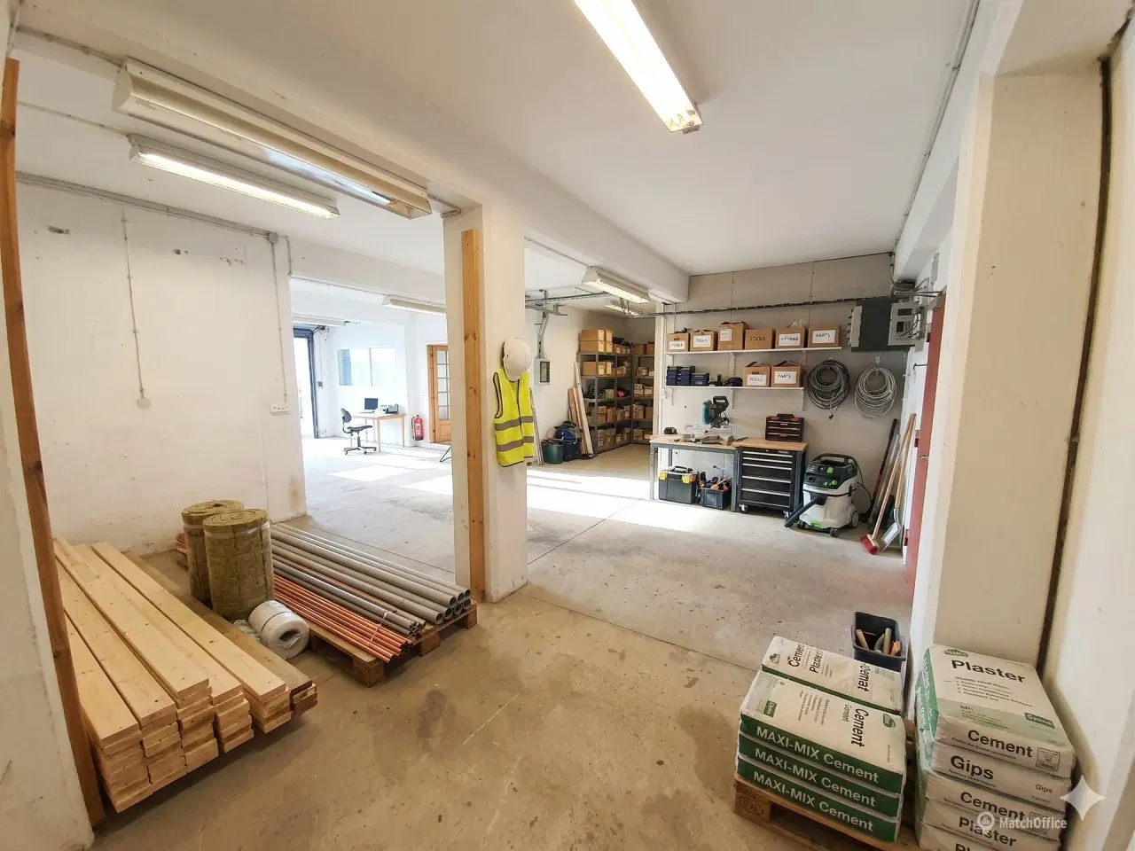 Billede 3 - Funktionelt erhvervslejemål med lager. kontor og egen port