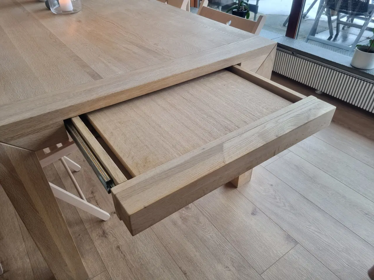 Billede 3 - Spisebord sæbebehandlet eg