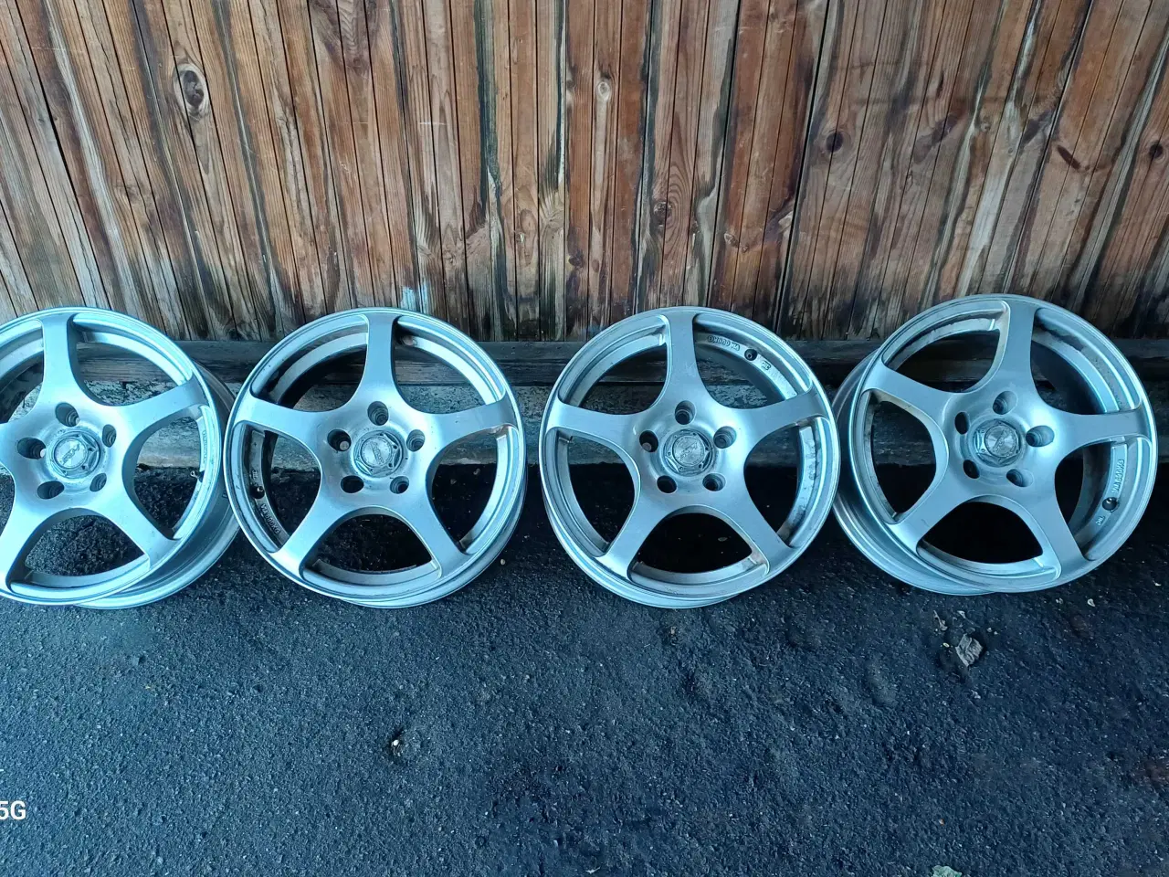 Billede 1 - Alufælge uden dæk står som nye