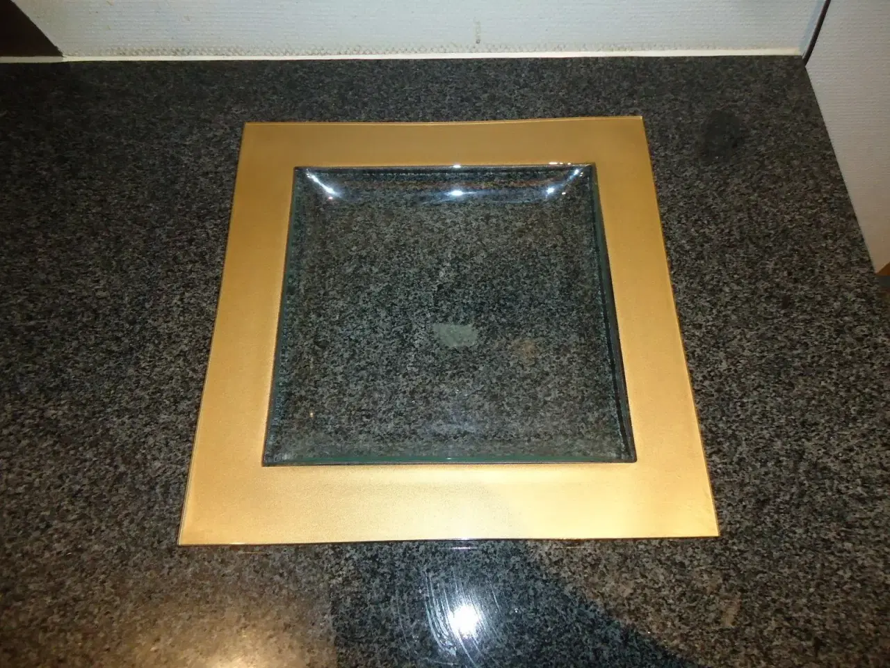 Billede 1 - Virkelig smukt glasfad med guldkant