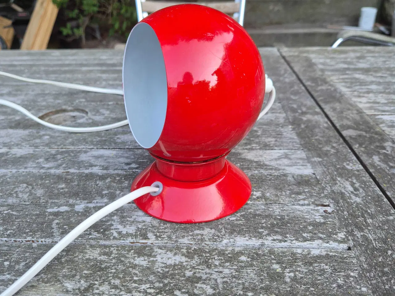 Billede 1 - Velholdt rød magnetlampe