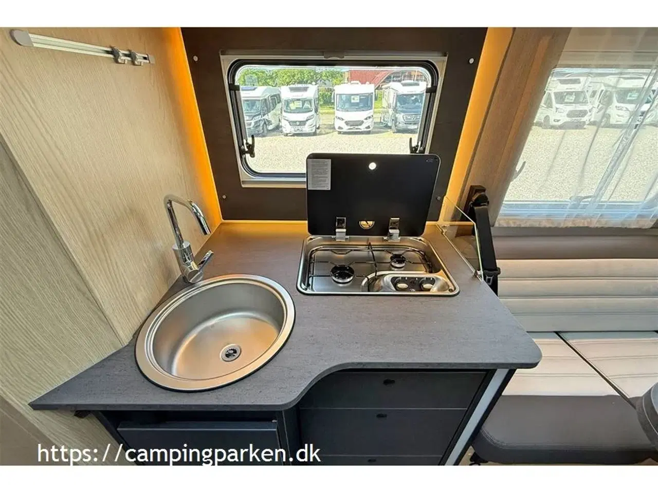 Billede 9 - 2026 - SunLight T 68 C Adventure Sunlight T68C model med face-to-face, adaptiv fartpilot, nordic pakke, fuid LED-forlygter og automatgear