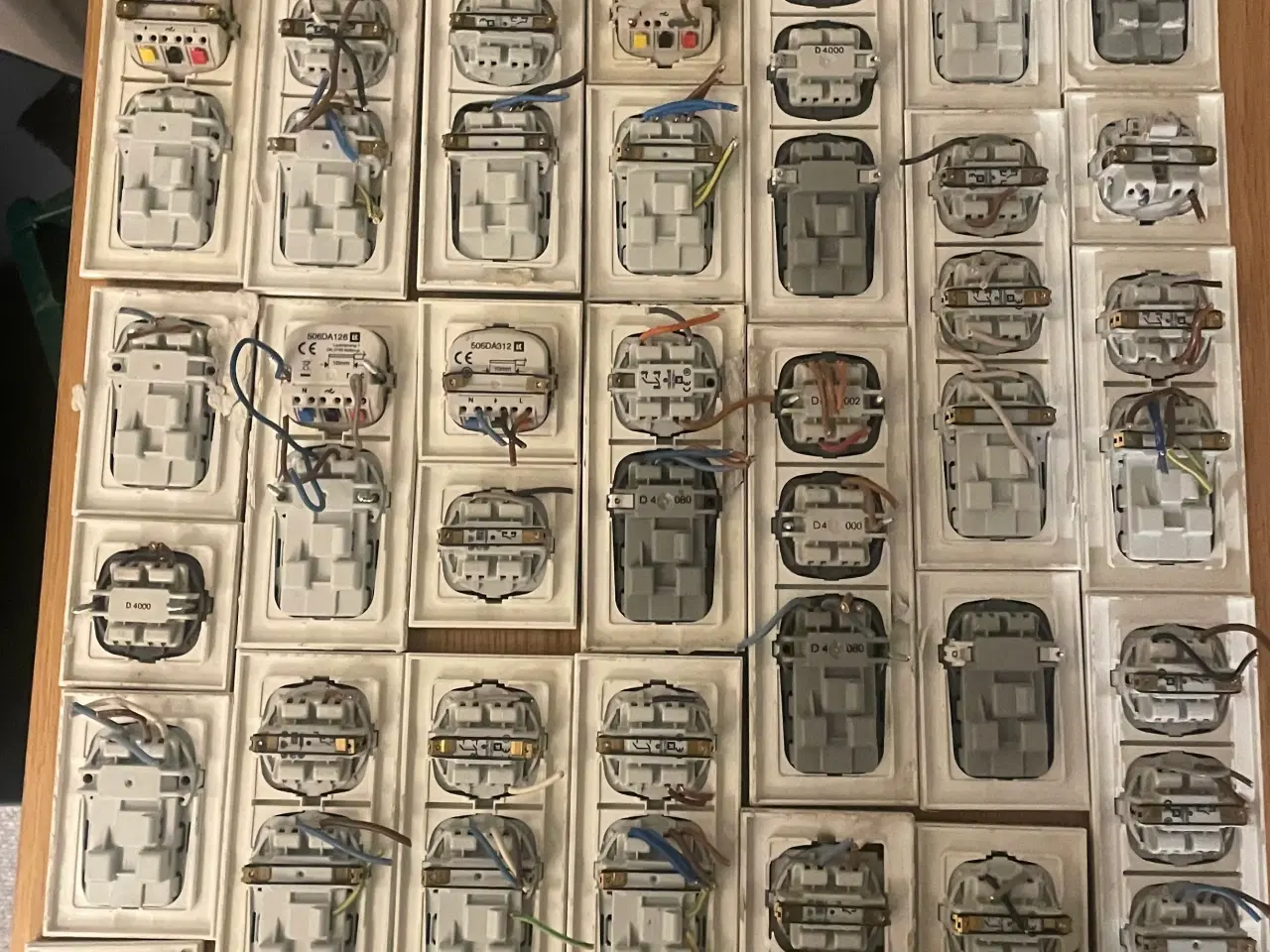 Billede 2 - Unik og speciel med dimmer til led.