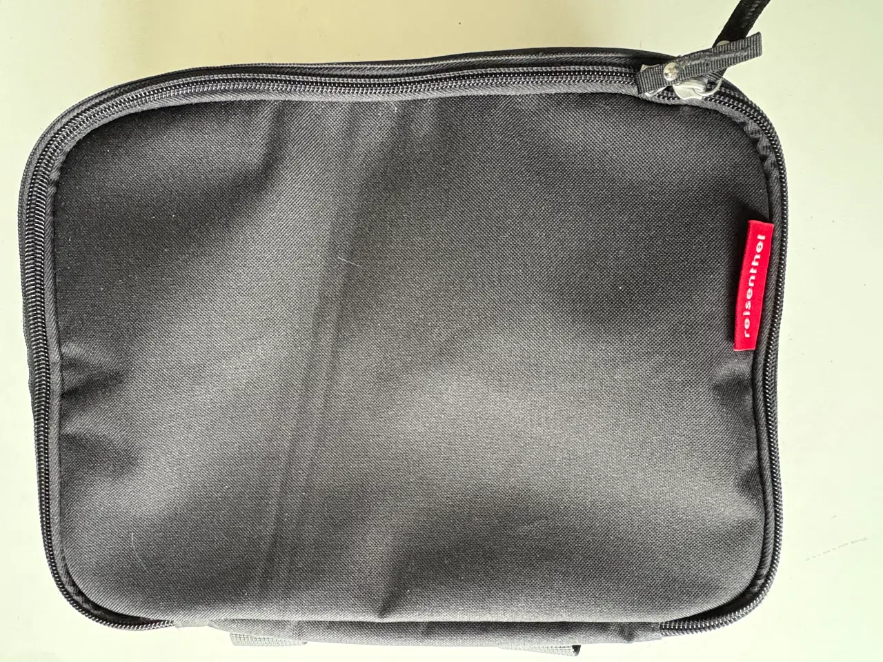 Billede 2 - Indkøbstaske/rejsetaske, med skjulte hjul. 