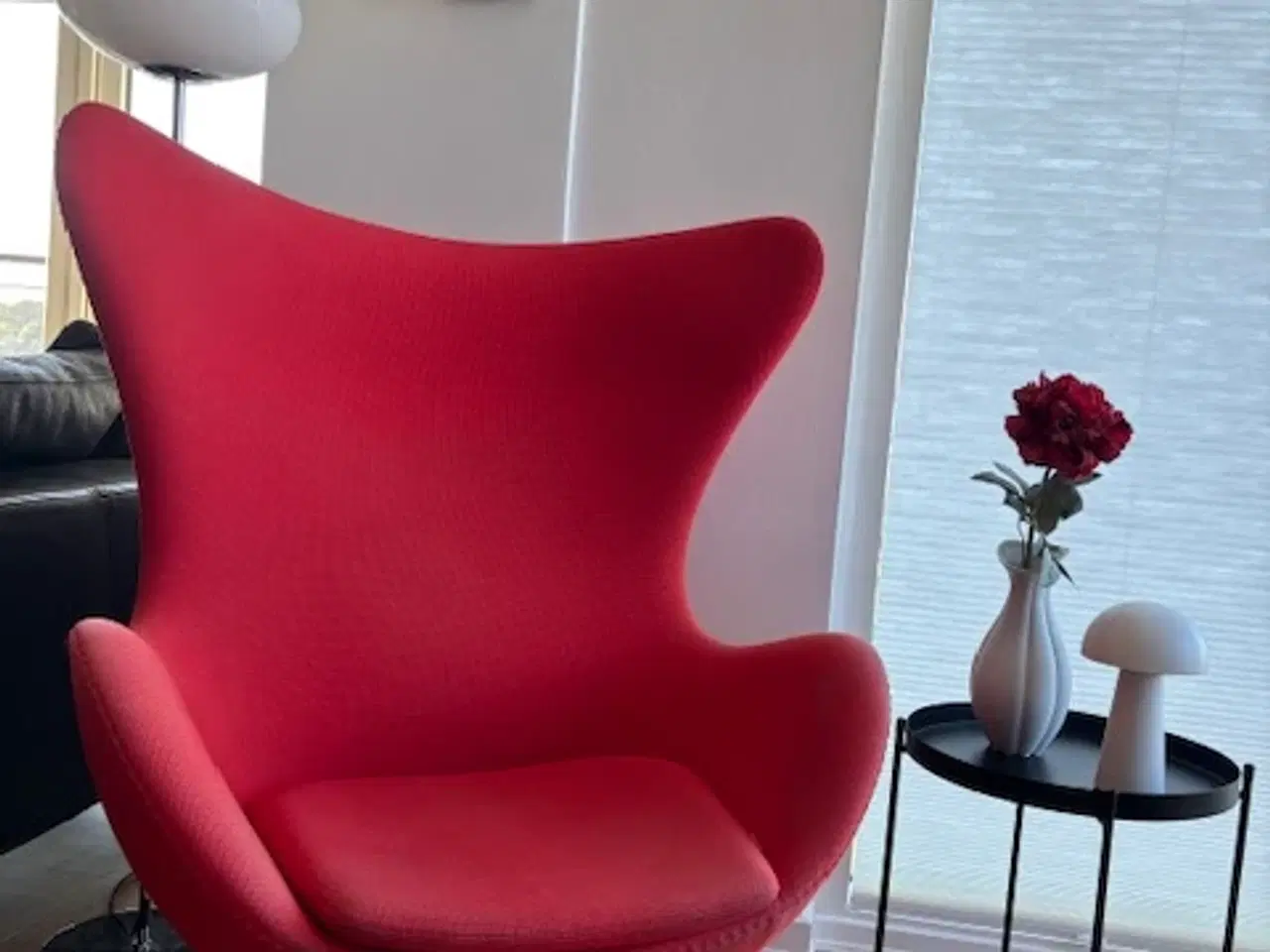Billede 1 - Originalt æg af Arne Jacobsen med drejesokkel sælg