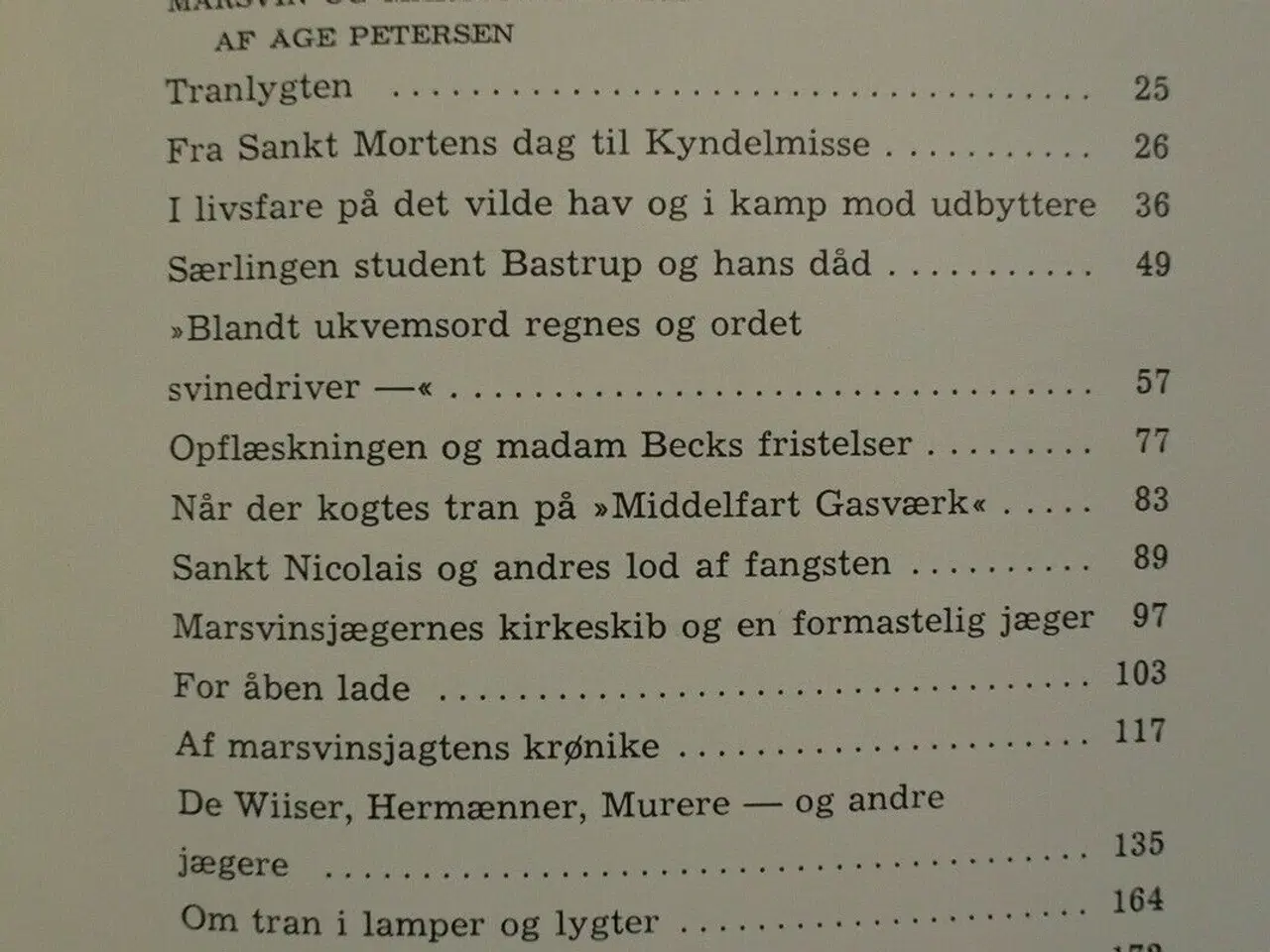 Billede 2 - marsvin og marsvinjægere, af åge petersen, emne: j