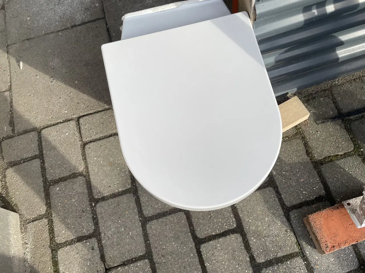 Billede 4 - Væghængt toilet 