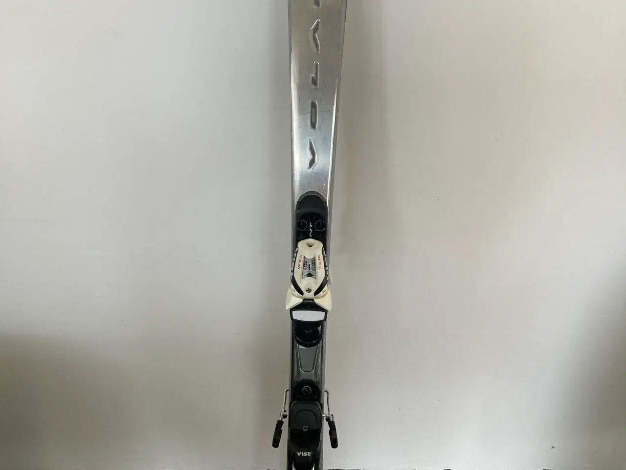 Billede 1 - Flot “ sølv” ski dame
