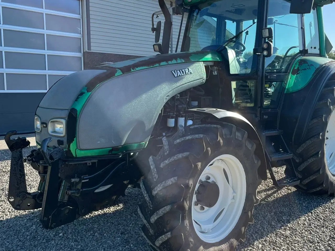 Billede 3 - Valtra T130 med 3.5ton frontlift