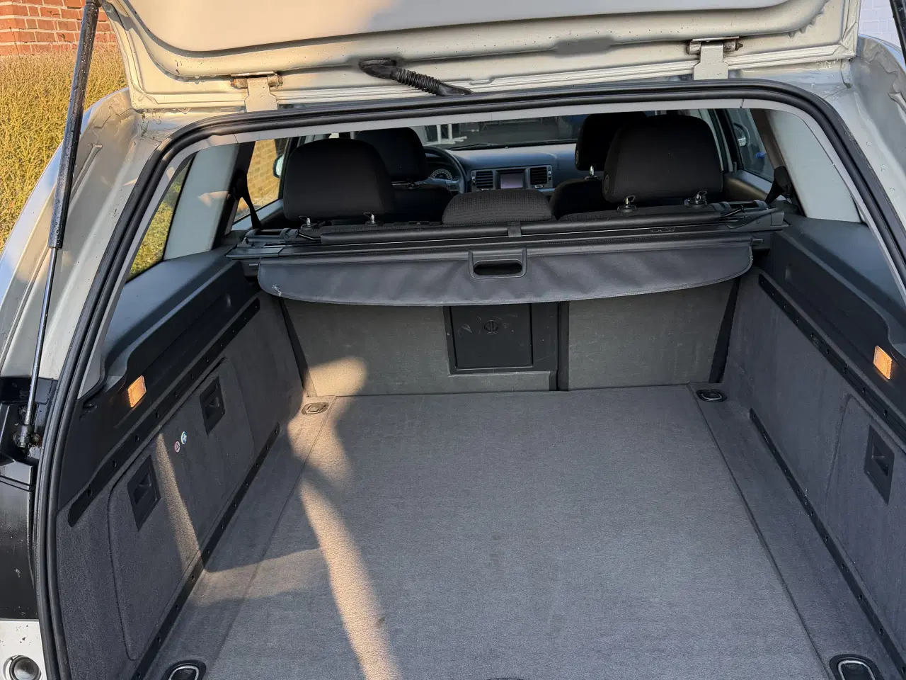 Billede 11 - Vedligeholdt Opel Vectra c 1.8 m. Træk