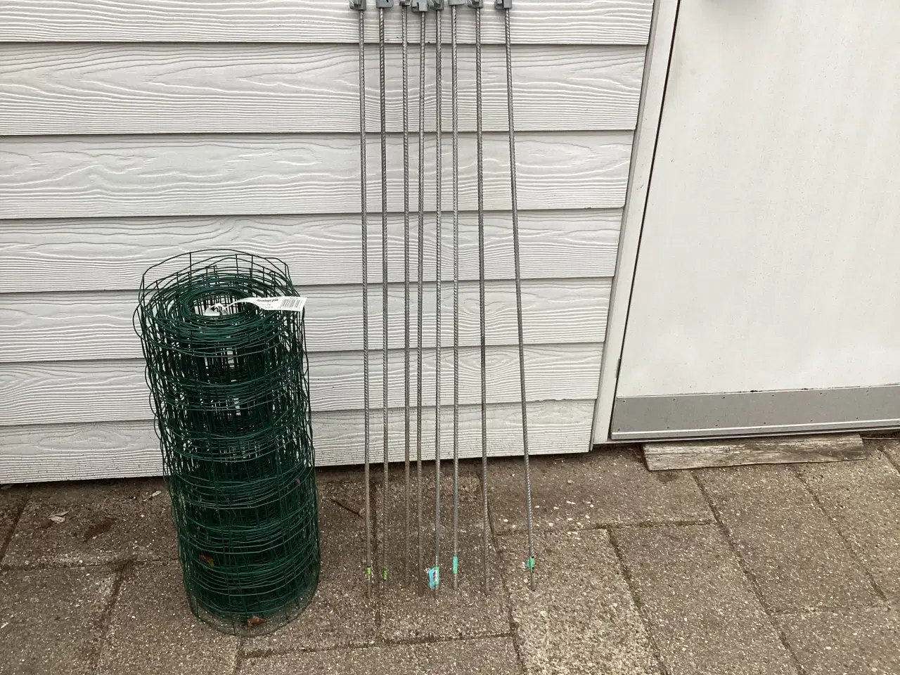 Billede 2 - Trådnet, grønt 20m med 8 stålpæle