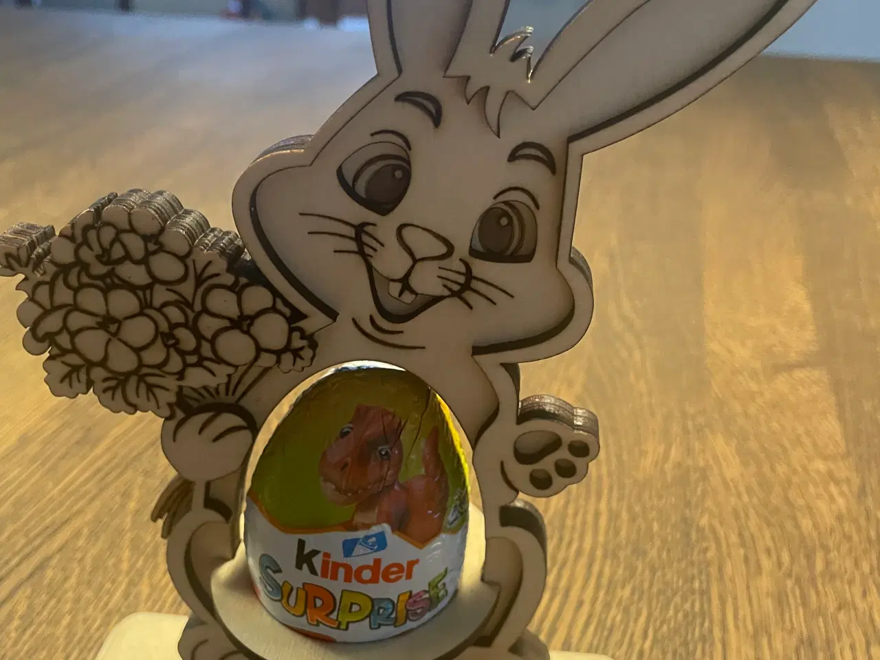 Billede 2 - Flotte dekorative kaniner udskåret i træ.