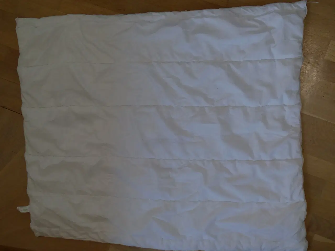 Billede 1 - Baby-/Junior dyne		