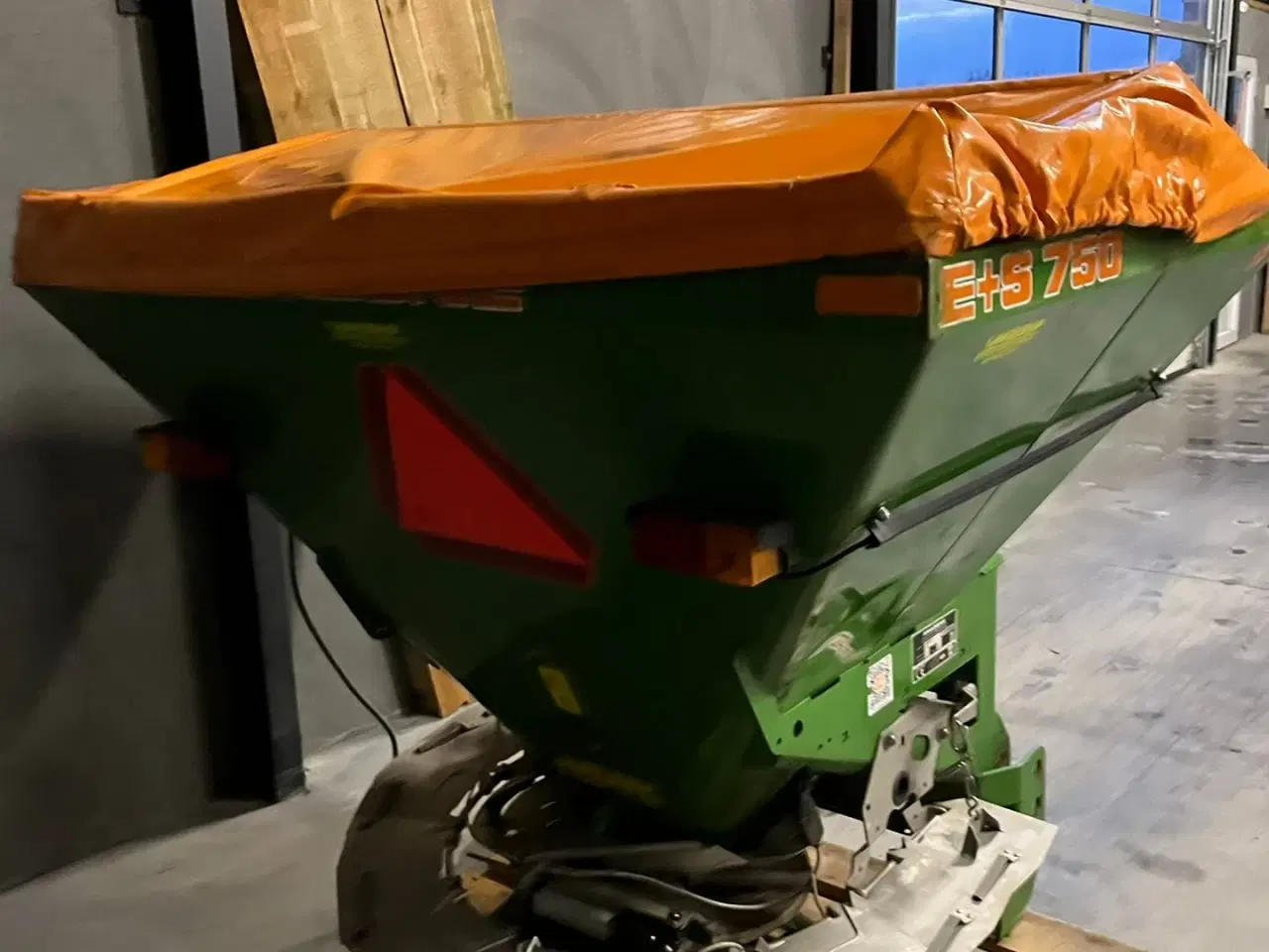 Billede 4 - Amazone E+S 750 Velholdt Salspreder som er meget lidt brugt, den er med Amados computer