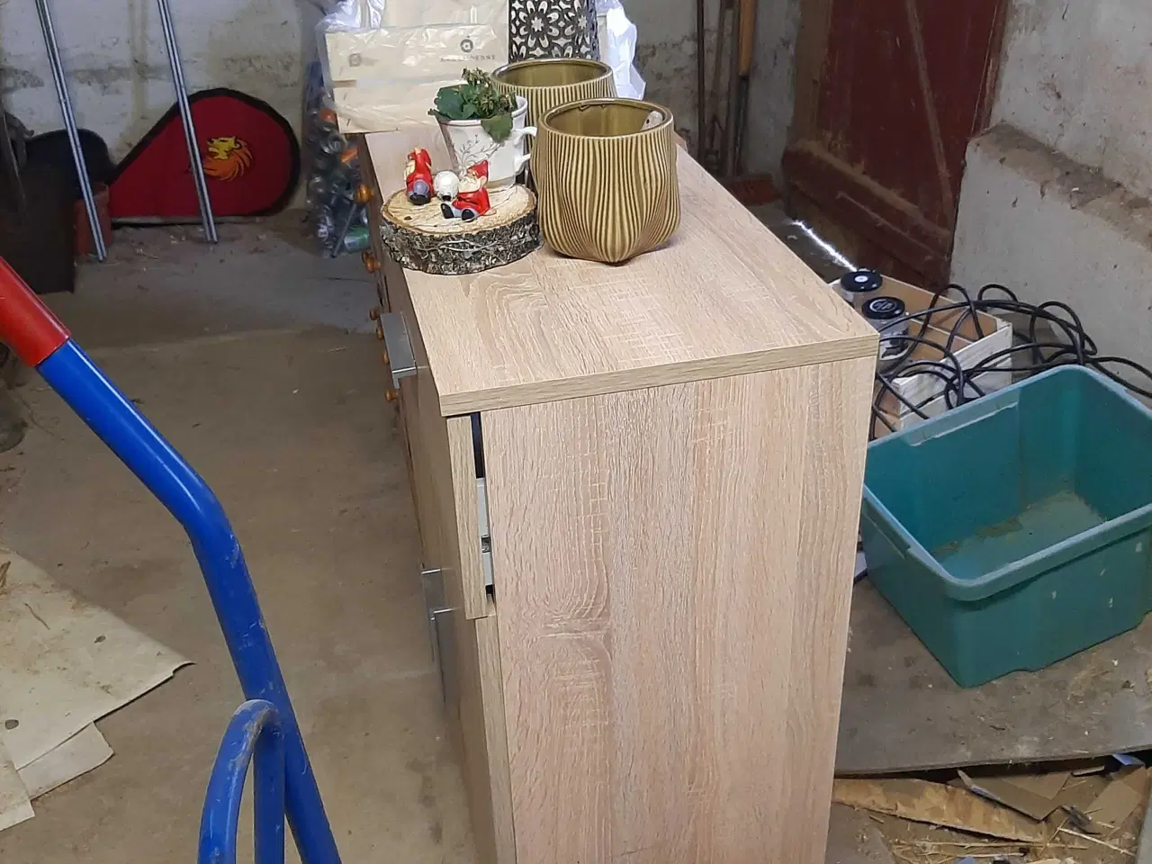 Billede 2 - Skab med en skuffe