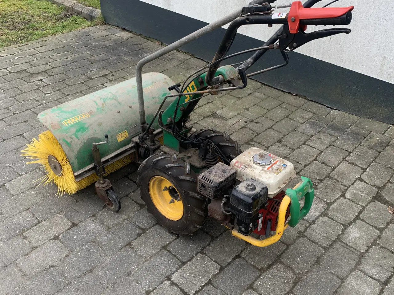 Billede 1 - Fejemaskine proff model