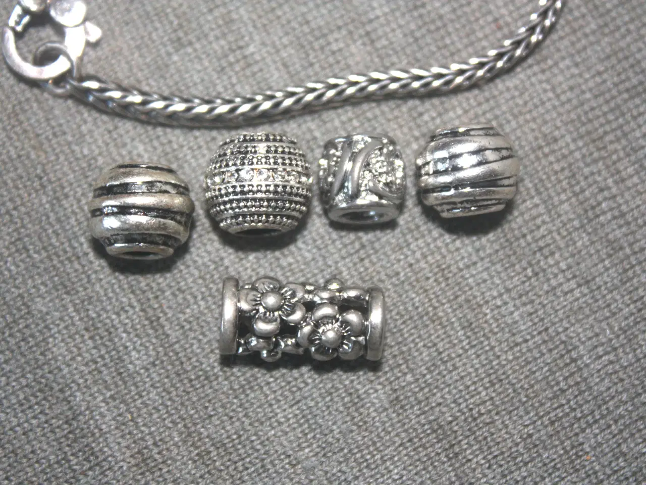 Billede 2 - 5 stk. charms som passer Trollbeads/Troldekugle