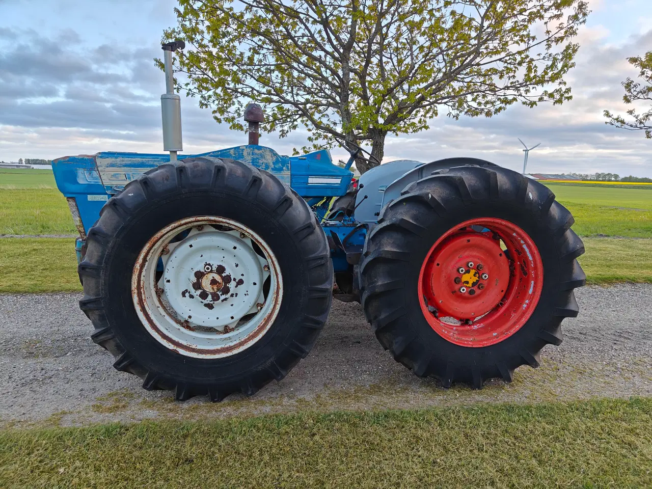 Billede 2 - Ford county 954