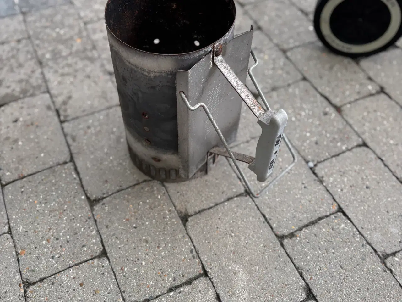 Billede 3 - Weber kuglegrill med bord.