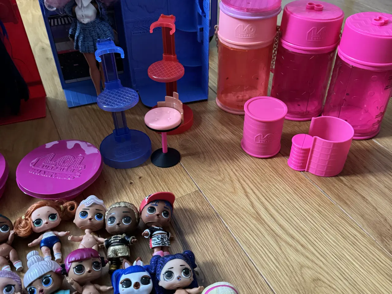 Billede 3 - LOL autocamper, LOL dukker og masser af tilbehør 