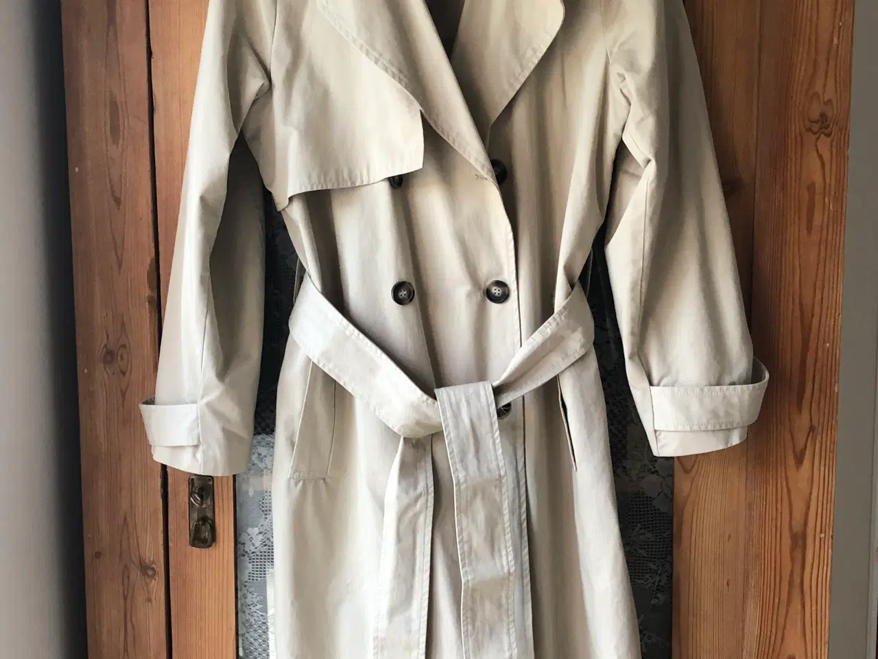 Billede 2 - Fed trenchcoat fra Moves