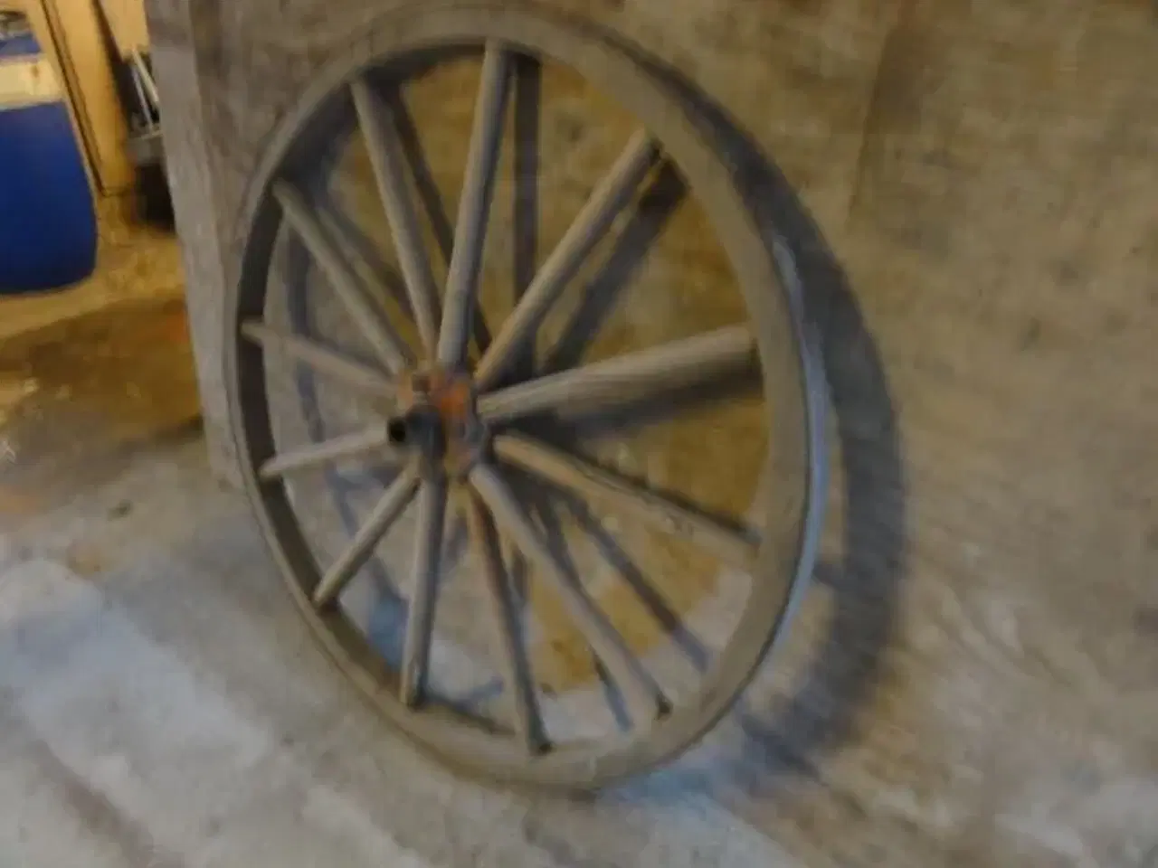 Billede 2 - Gammelt vognhjul