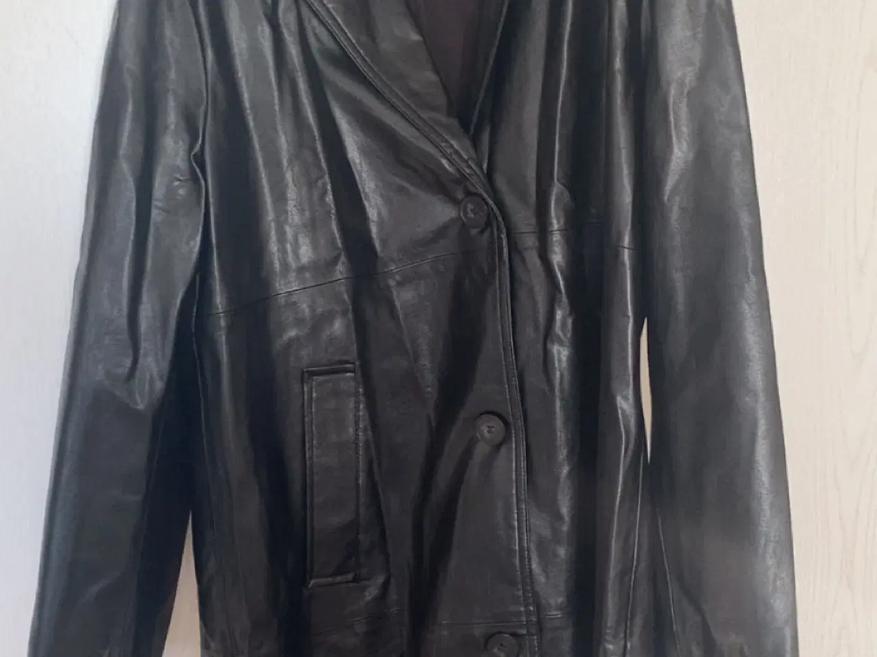 Billede 3 - Bershka frakke i læder sort str. L 