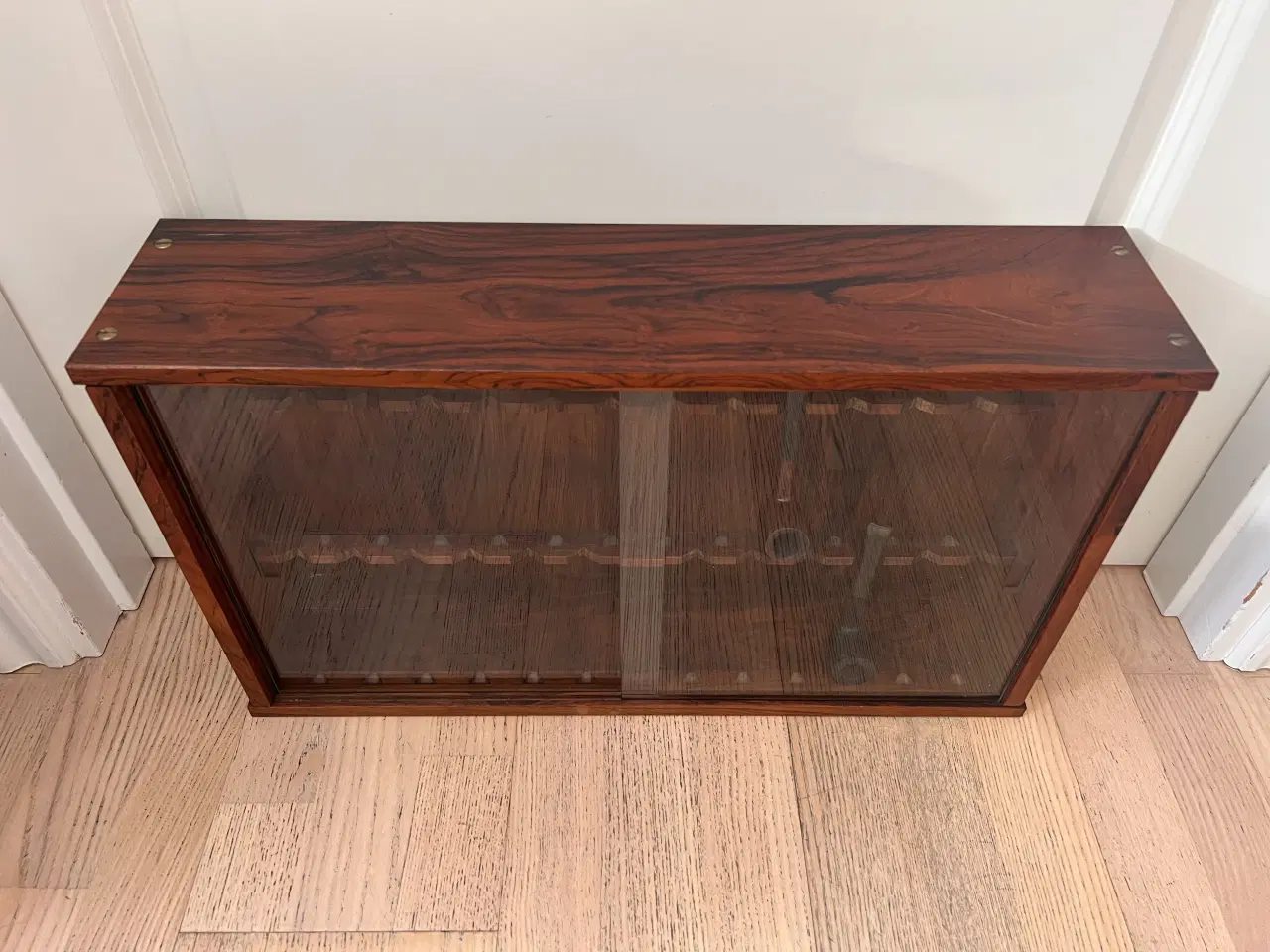 Billede 4 - Smukt gammelt palisander pibeskab 