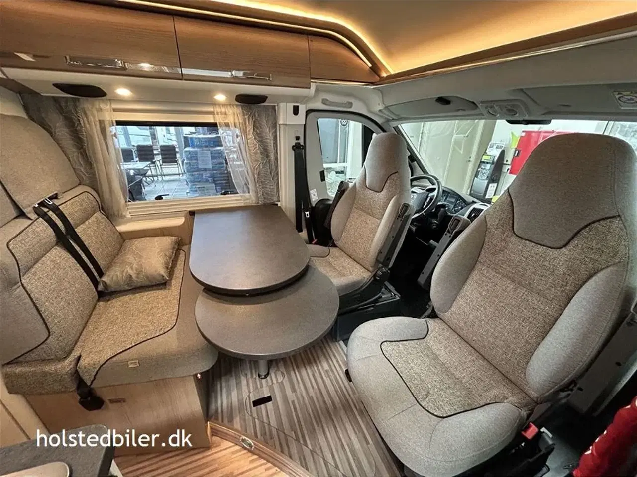 Billede 9 - 2021 - Carthago van 640 LE Chaming   Luksus van med enkeltsenge og automatgear