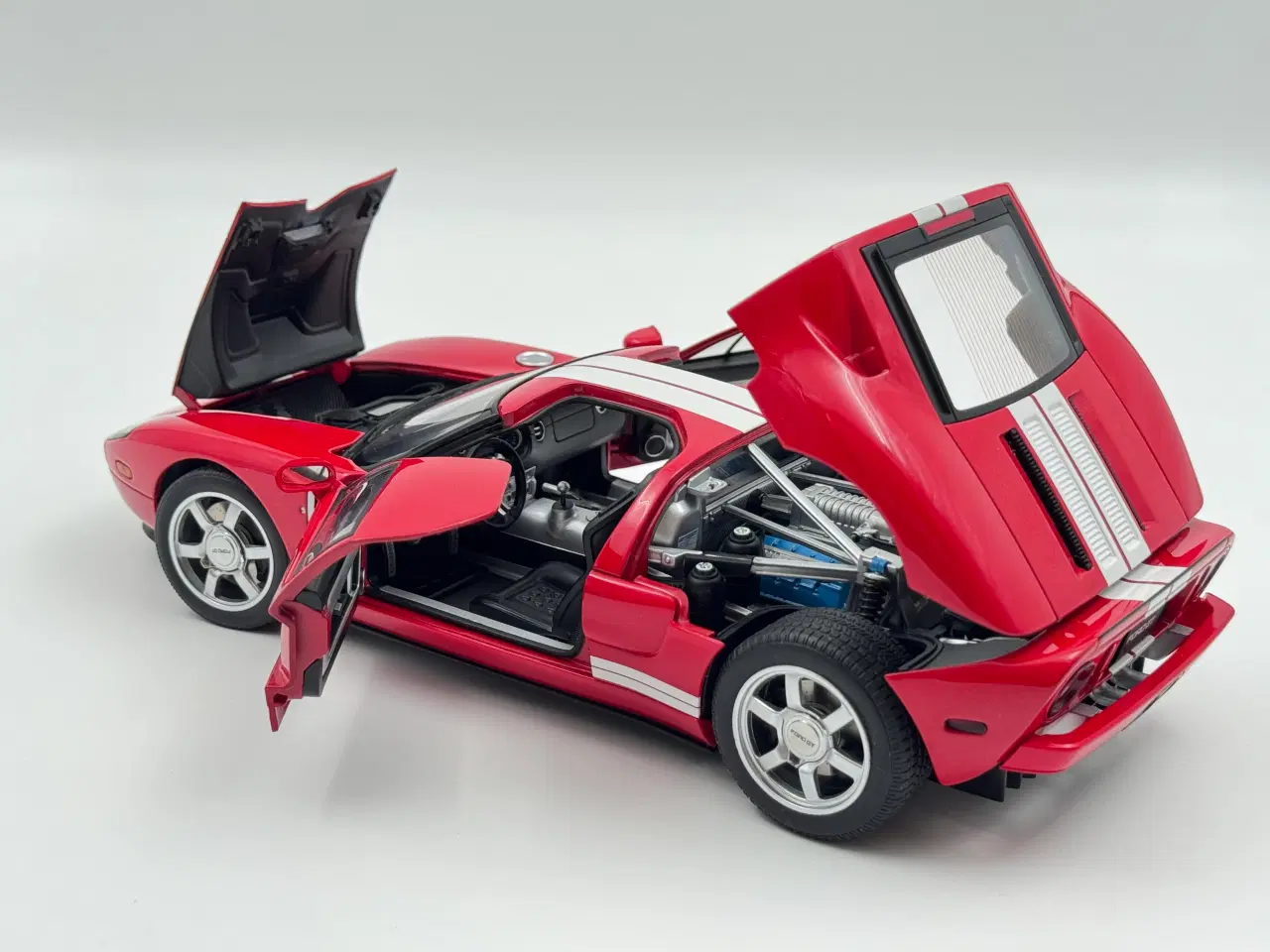Billede 4 - 2004 Ford GT - AUTOart - 1:18 