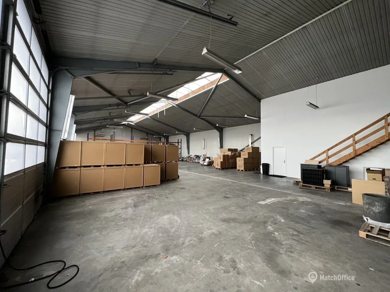 Billede 3 - Rummelige erhvervslokaler er til leje nu i Viborg