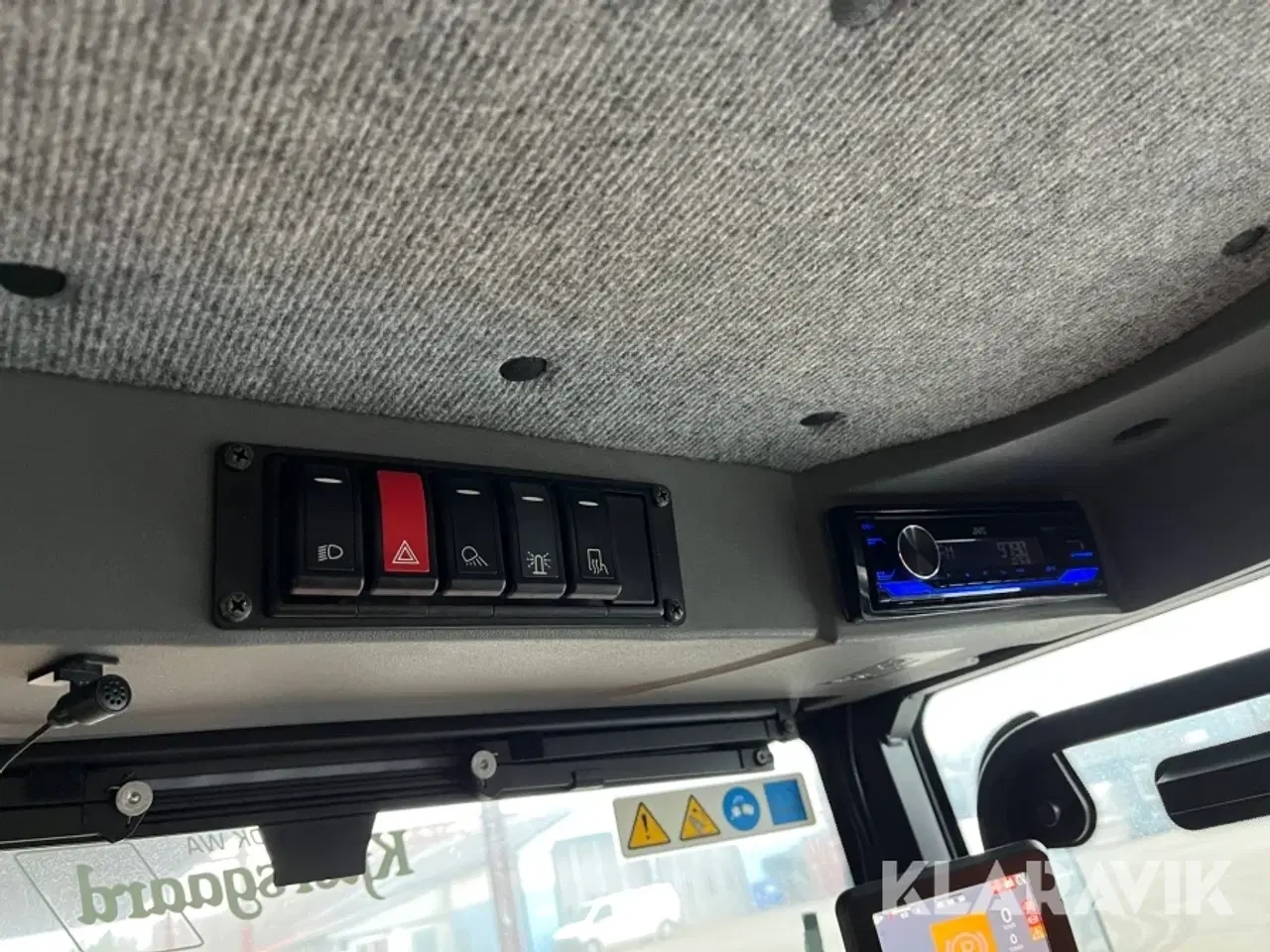 Billede 8 - Redskabsbærer Kärcher MIC 35 med kost og saltspreder