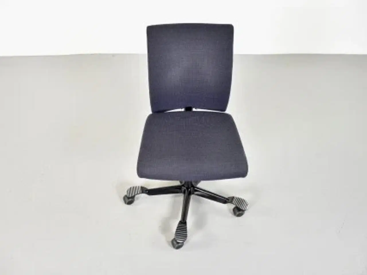Billede 5 - Häg h04 kontorstol med sort/blå polster og sort stel