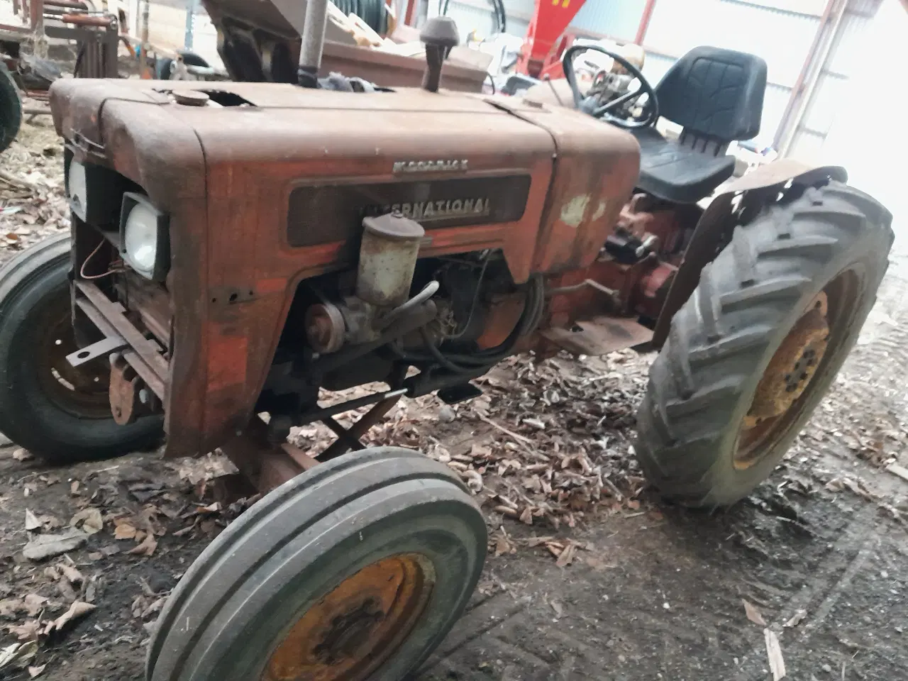 Billede 2 - IH 414 Traktor med turbo og servostyring