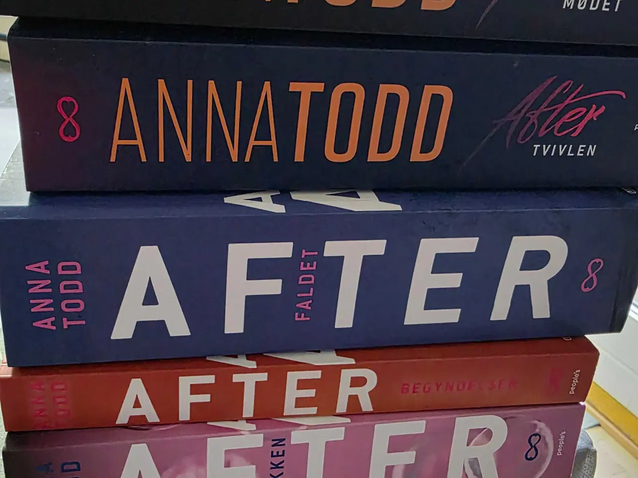 Billede 1 - 5 after bøger
