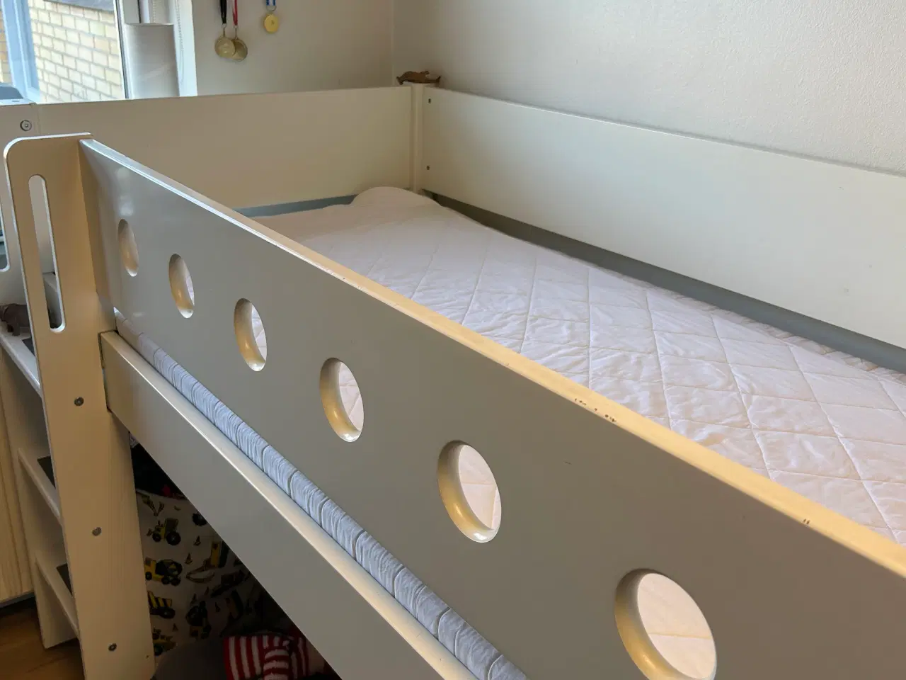 Billede 3 - Halvhøj Flexa seng 