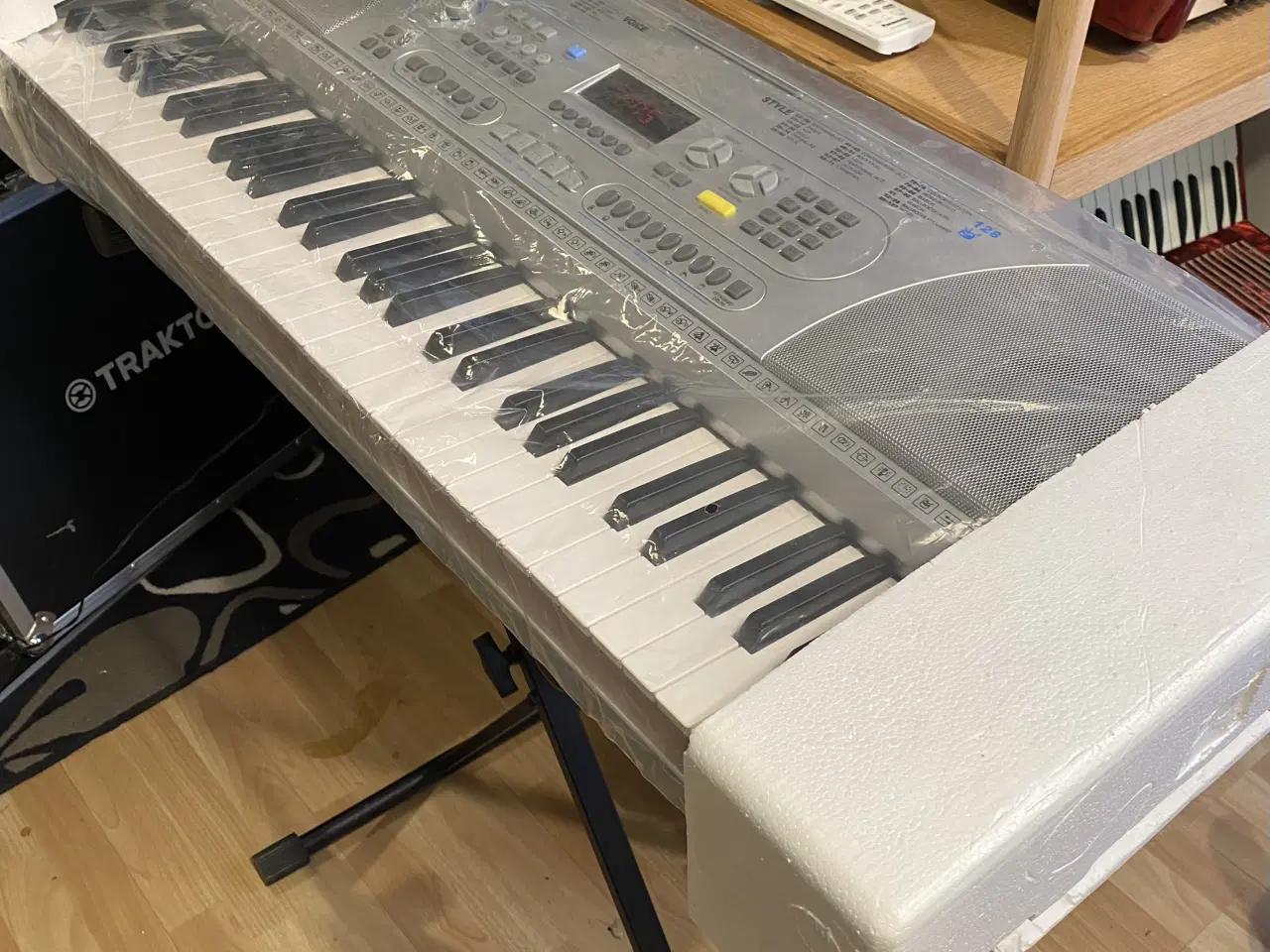 Billede 6 - Weinberg Keyboard de Luxe – helt nyt inkl. stativ 