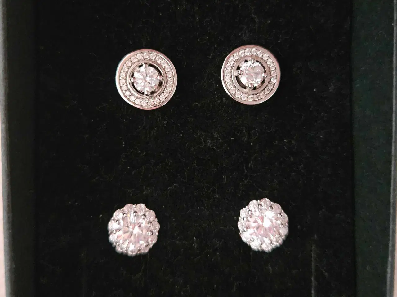 Billede 3 - Dyrberg kern smykke sæt 