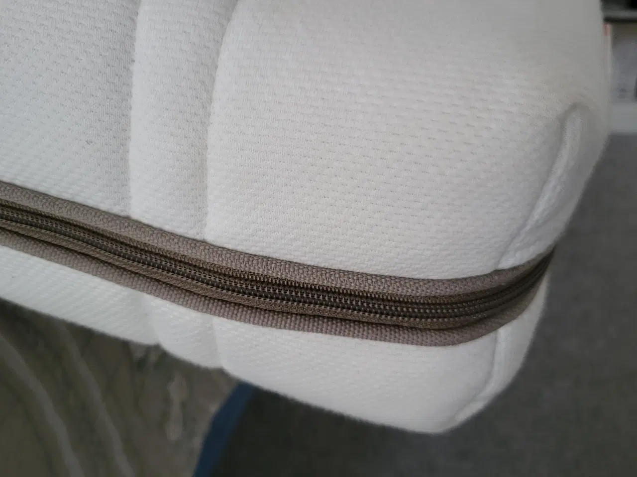 Billede 2 - Skum og top madras 90x200