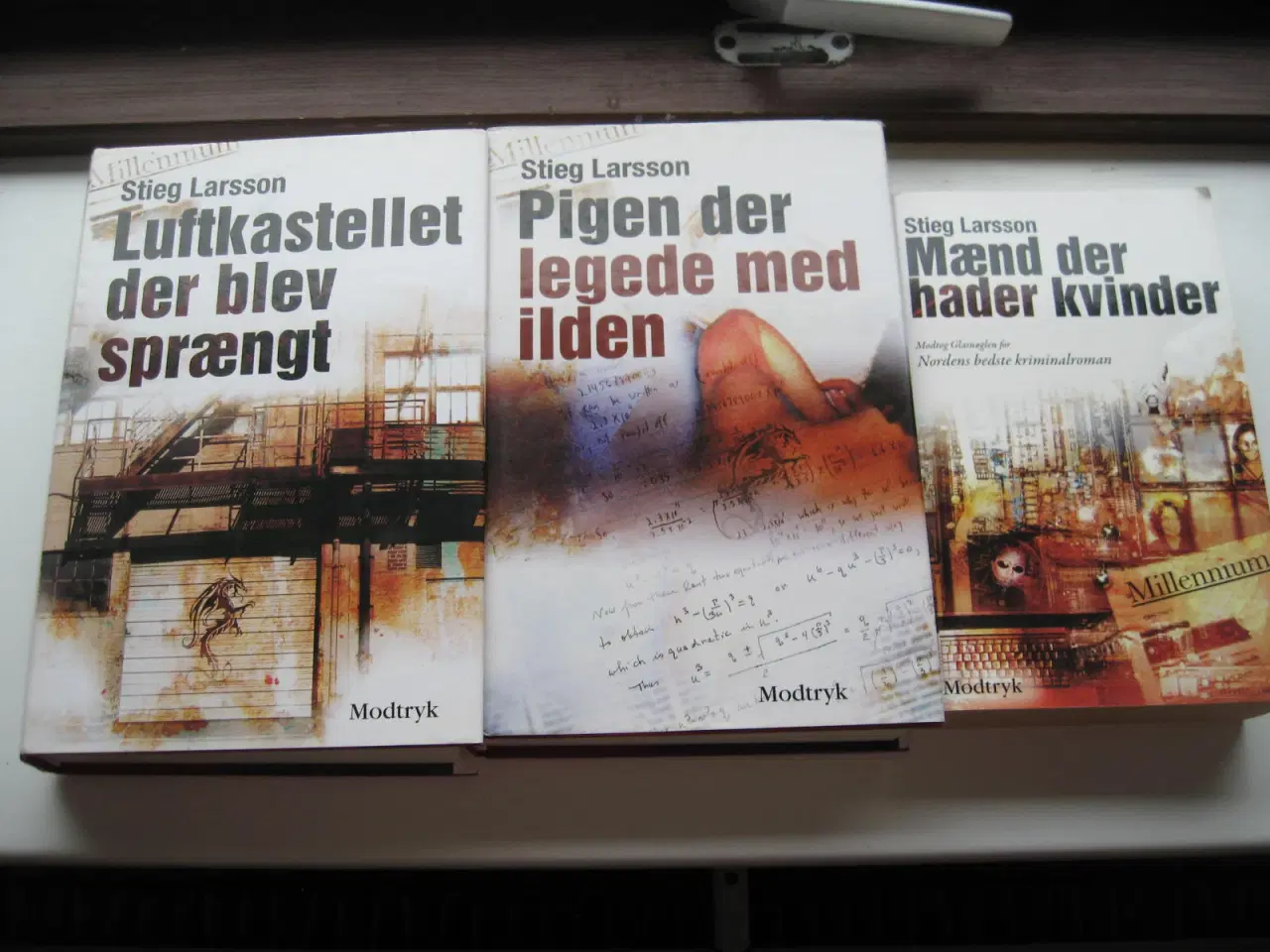 Billede 2 - Millenium trilogien af Stieg Larsson