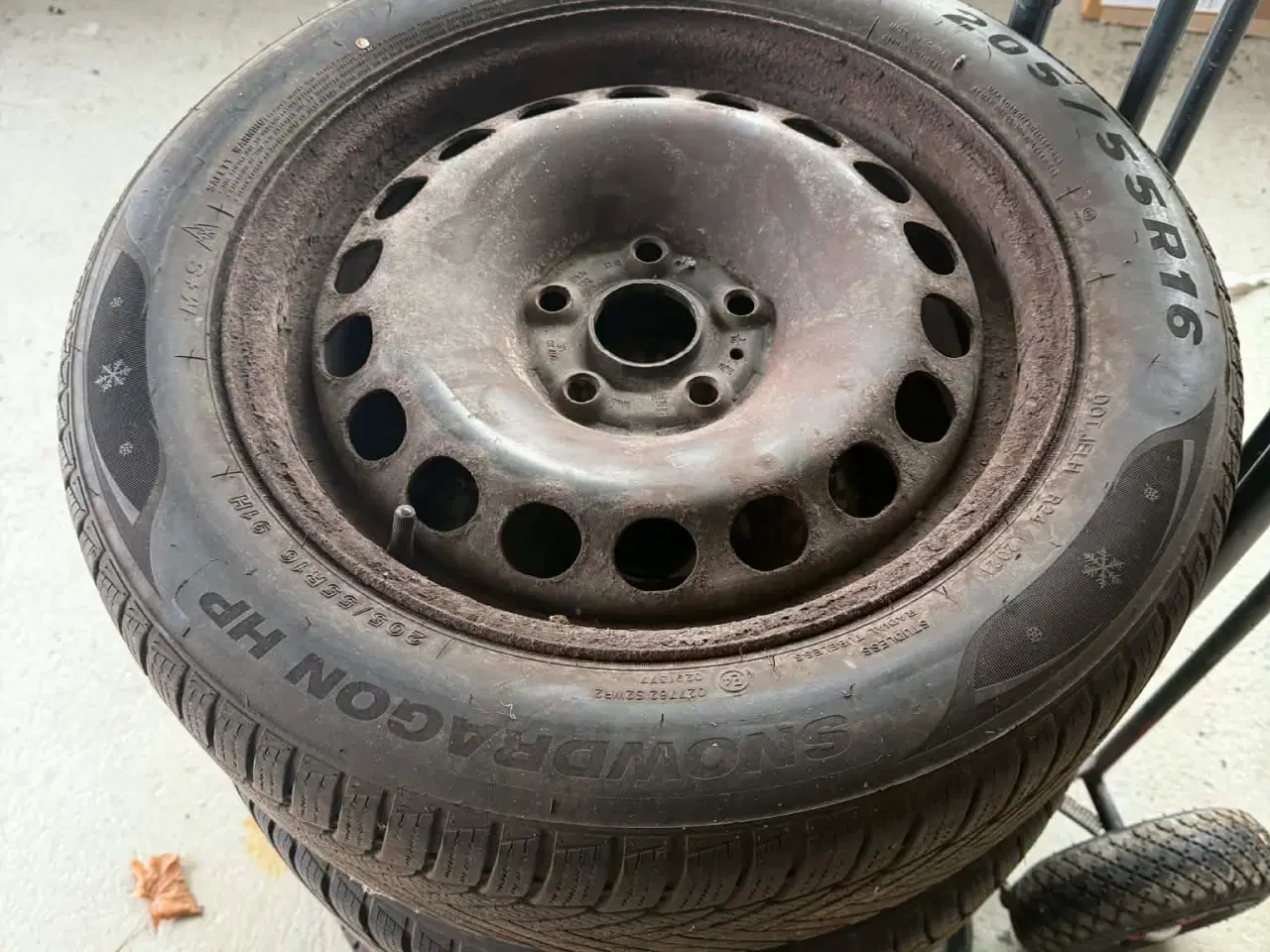Billede 1 - 205/55/16 Snowdragon HP Vinterdæk på stålfælge