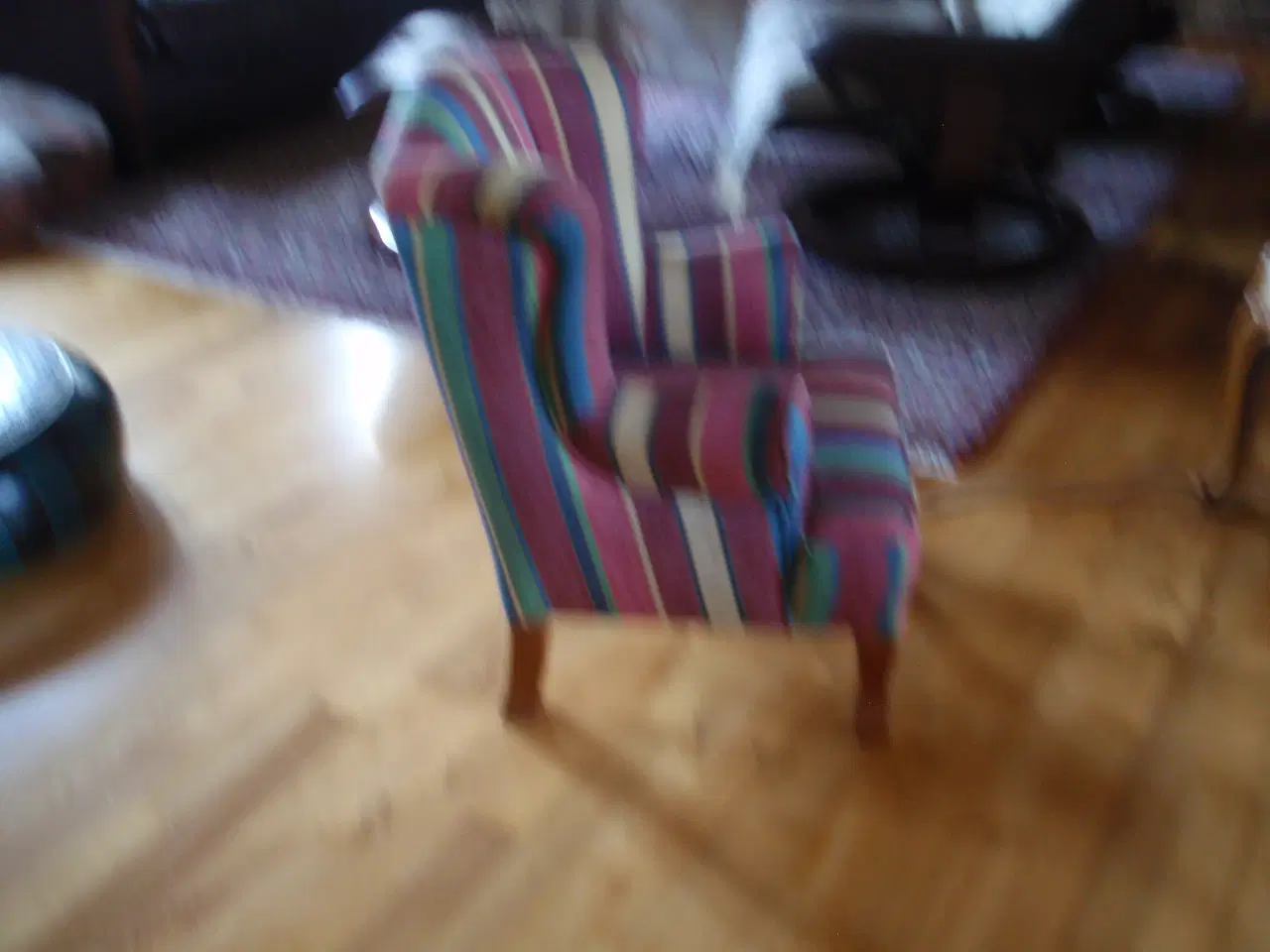 Billede 2 - GL. polstret børne lænestol/m. øreklapper