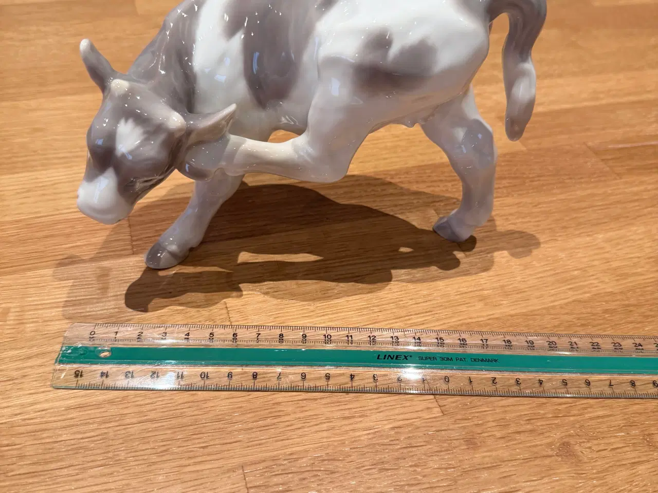 Billede 1 - B&G kalv/ko figur 