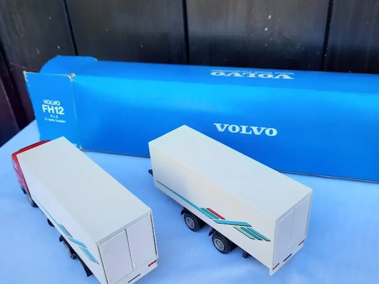 Billede 4 - Volvo modellastbil med påhængskøretøj