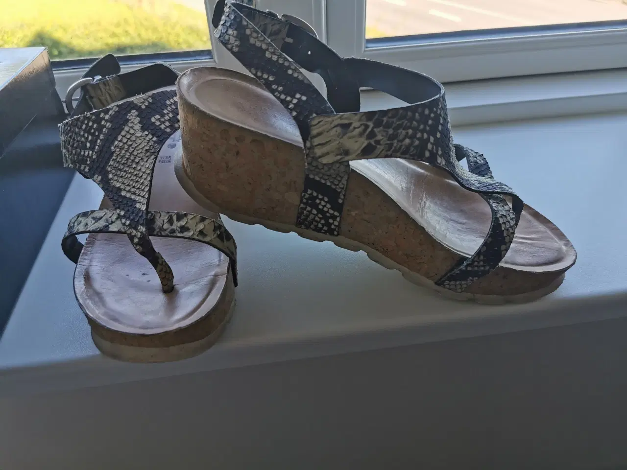 Billede 3 - Fine sandaler