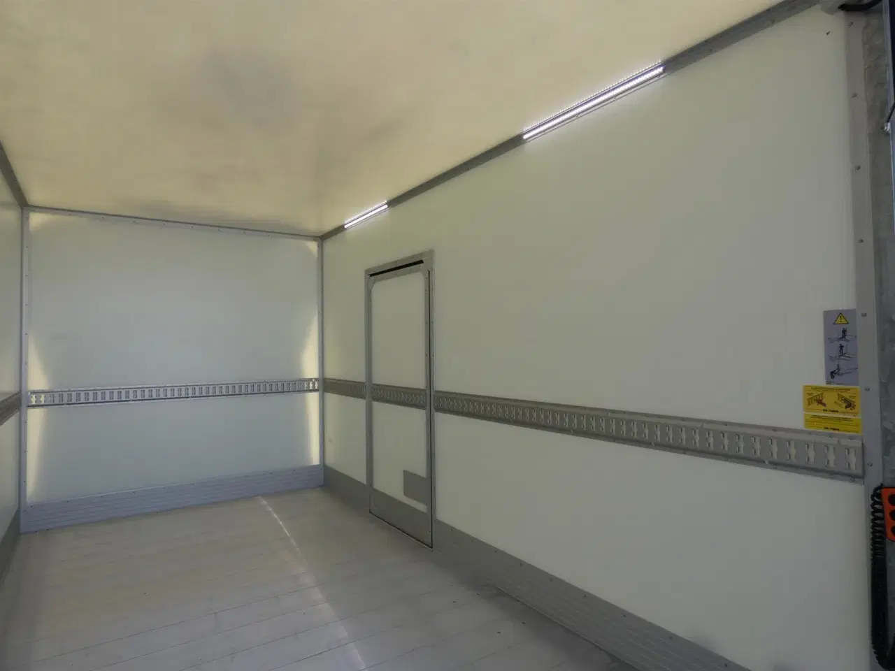Billede 9 - Iveco Daily 35S16 4100mm 2,3 D m/Alukasse med lift Hi-Matic 156HK Ladv./Chas. 8g Aut.