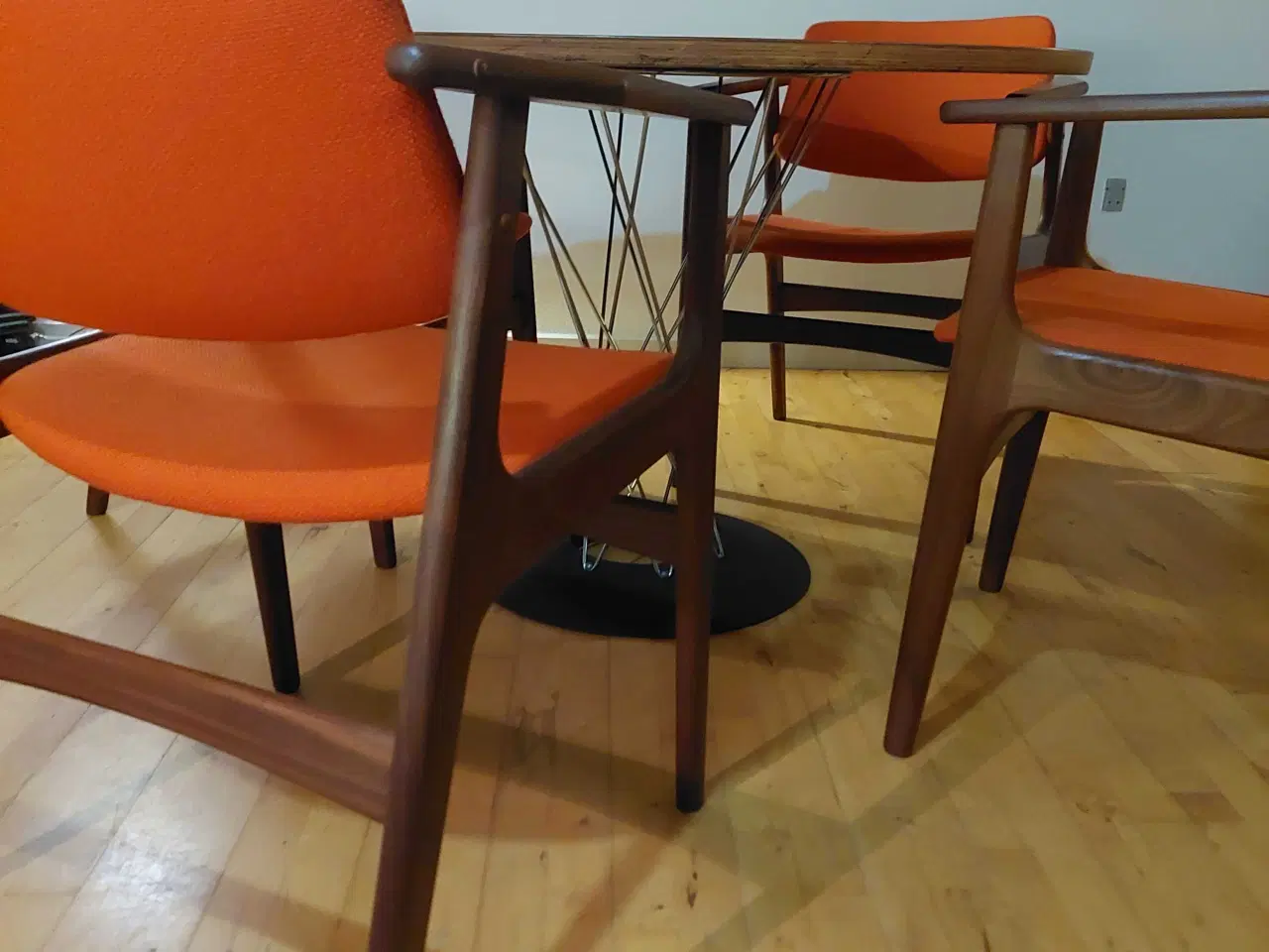 Billede 5 - Designer bord -Isuma Noguchi +4 Arne Vodder stole