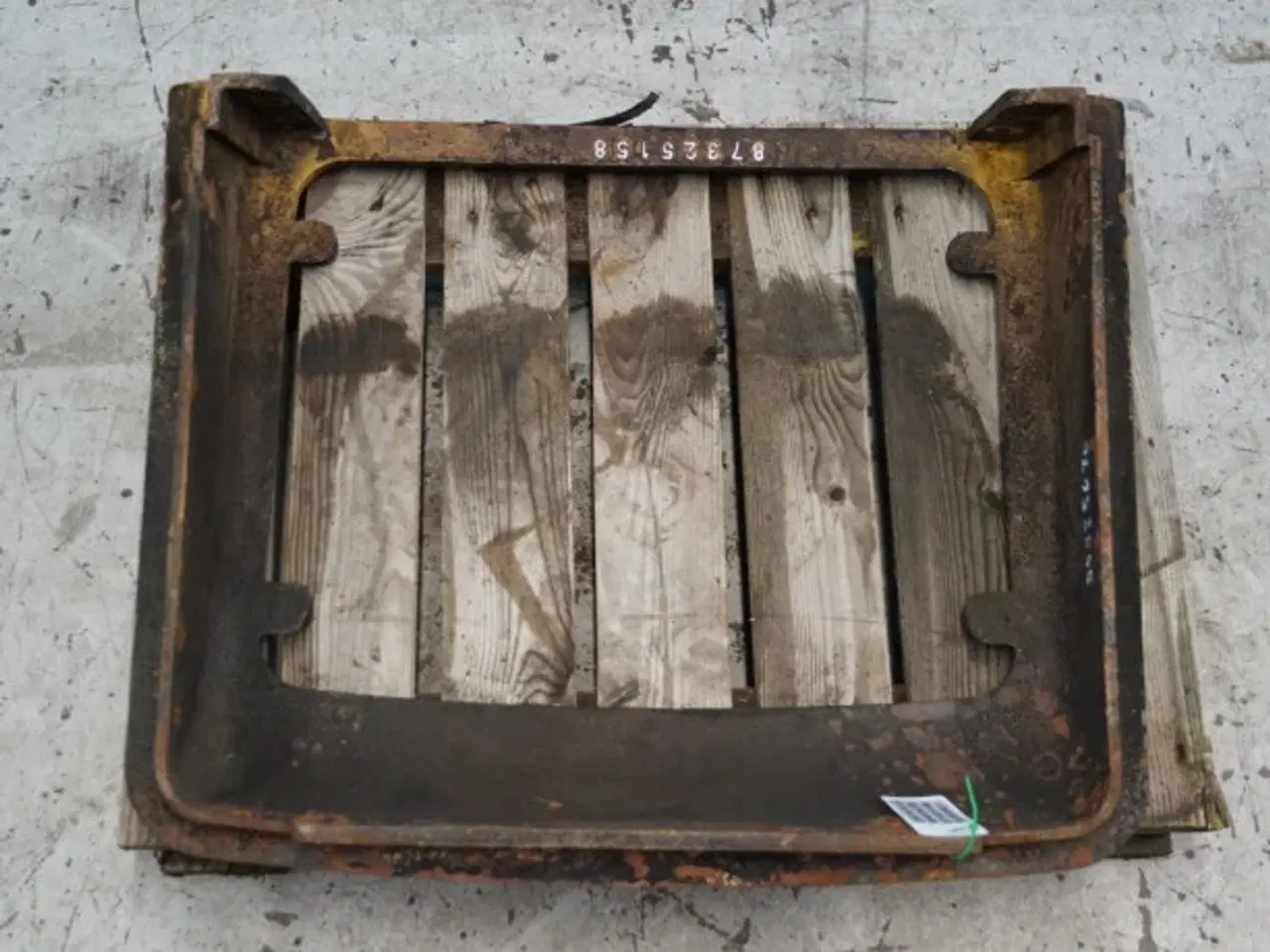 Billede 8 - New Holland LB115 Skærmdele 85825070